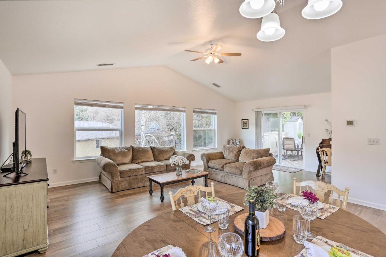 Mount Shasta Escape With Balcony About Walk To Dtwn Villa Dış mekan fotoğraf